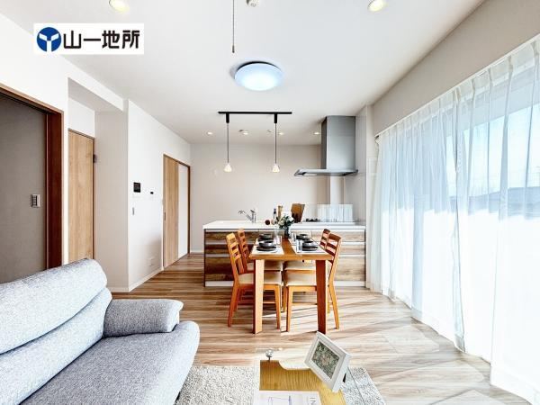 Renovated 3LDK Apartment in Quiet Izumi Neighborhood - Photo 1