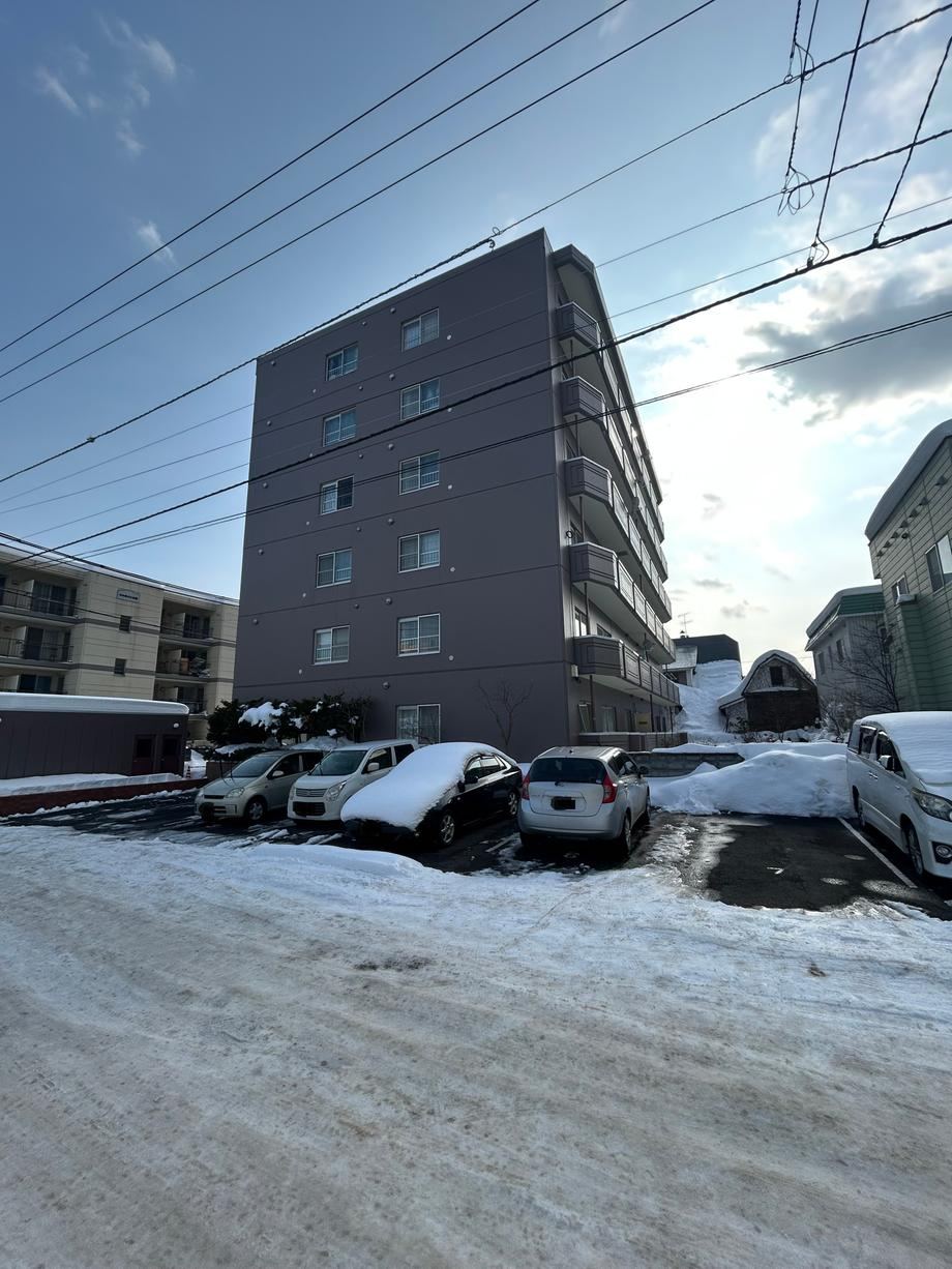 Spacious 4LDK Apartment in Sapporo - Photo 1