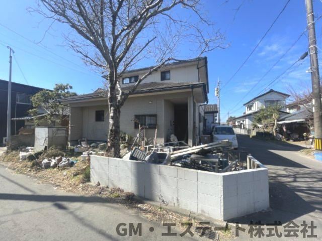 Elevated 5LDK Home with Scenic Views - Photo 1
