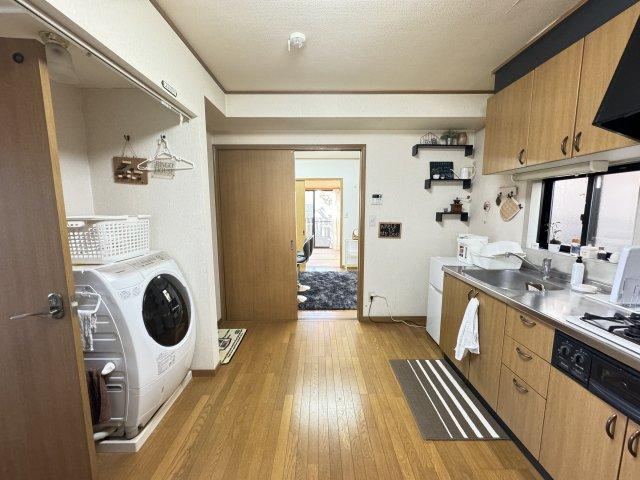 Charming 3DK House with Stylish Kitchen in Miura - Photo 1