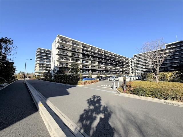 Contemporary 3LDK Apartment in Quiet Area - Photo 1