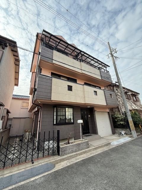 4LDK House with Garage in Amagasaki - Photo 1