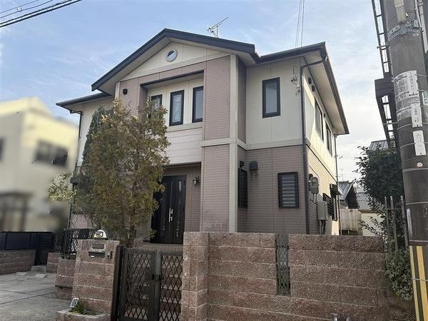 Spacious 6LDK Home with Garden in Hirakata - Photo 1