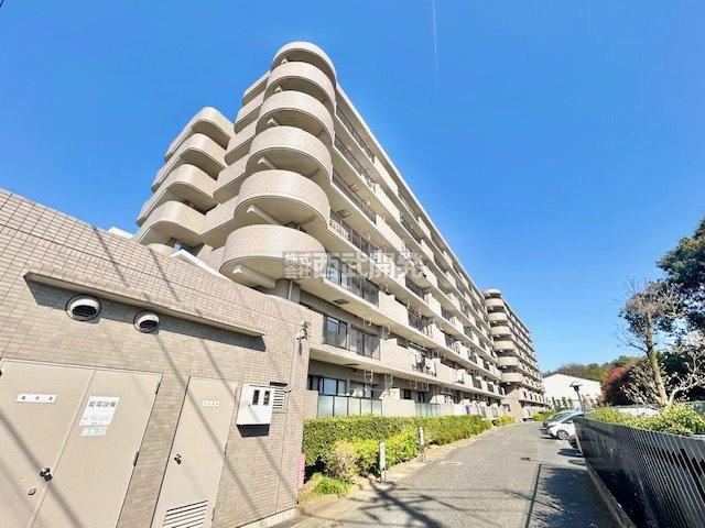 4LDK apartment in Asaka, Saitama - Photo 1