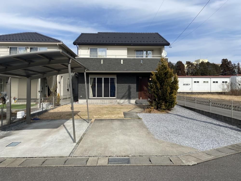 Spacious 5LDK House with Shoe Cloak in Mino-Kamo - Photo 1