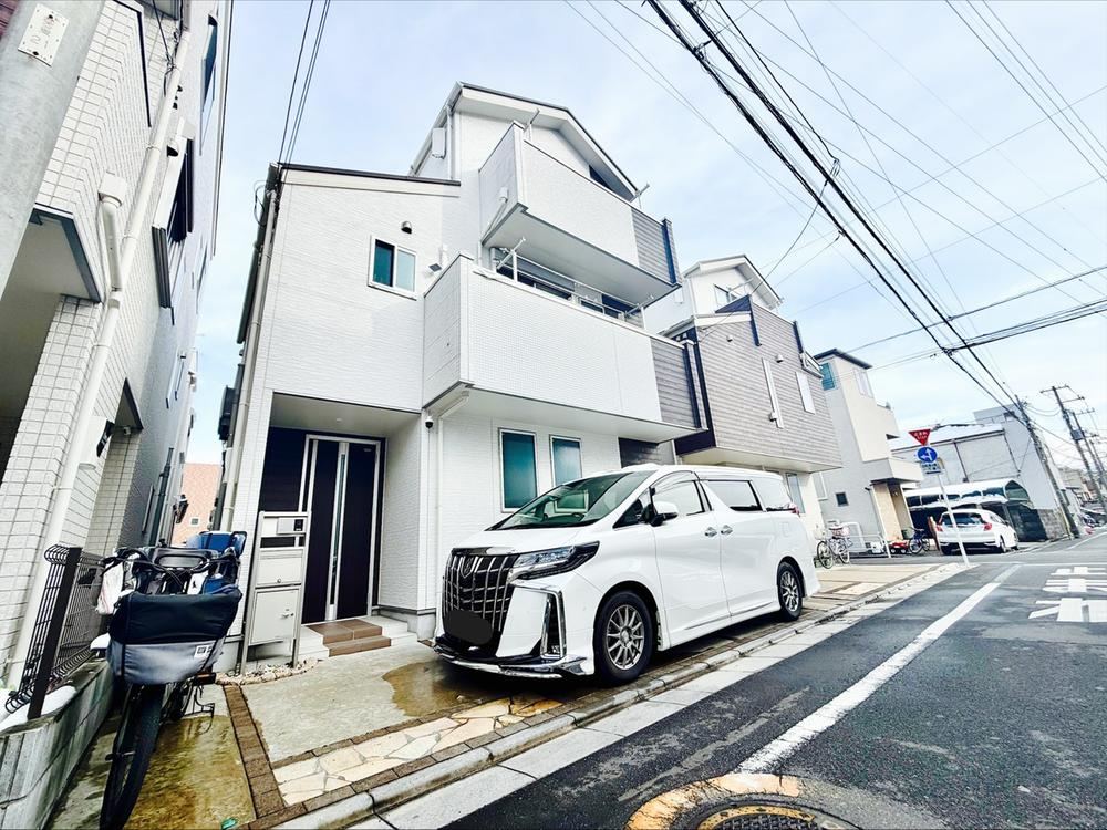 Stylish 3LDK+S Home in Osugi - Photo 1