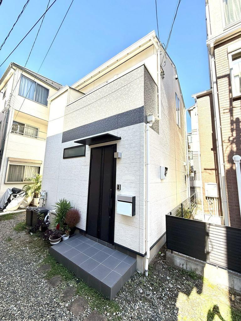 Charming 1LDK Detached House in Tokiwamachi - Photo 1