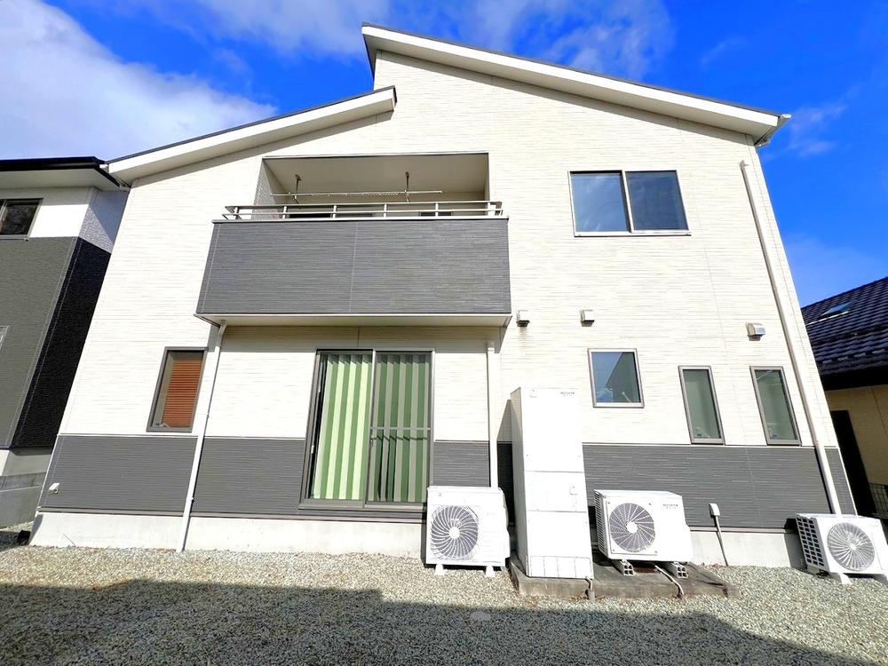 Modern 4LDK House with Solar Panels in Miyagidai, Sendai - Photo 1