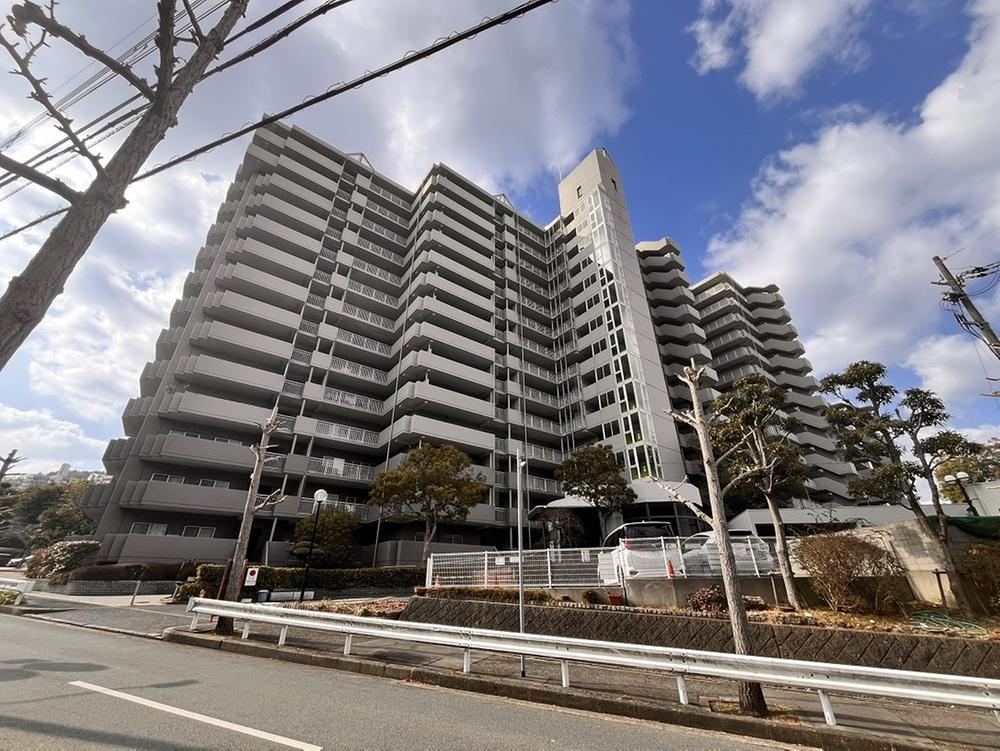 4LDK apartment in Kita Ward, Kobe, Hyogo - Photo 1