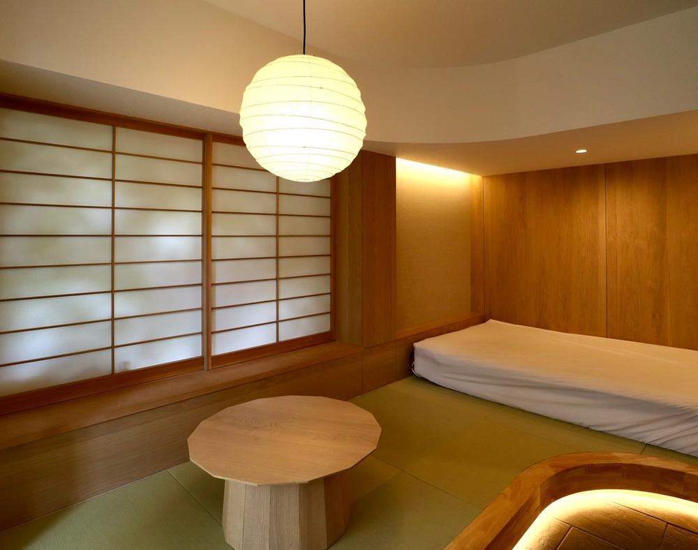Charming Studio Apartment with Upcoming Renovation - Photo 1