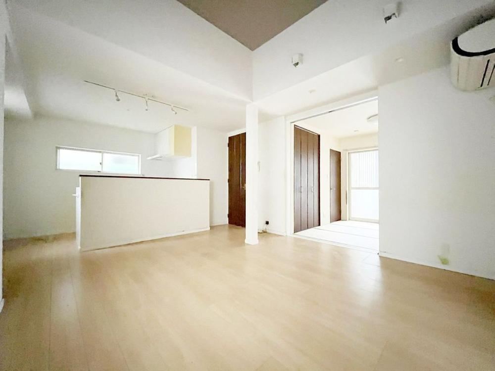 Bright 3DK Home with Immediate Viewing in Amagasaki - Photo 1