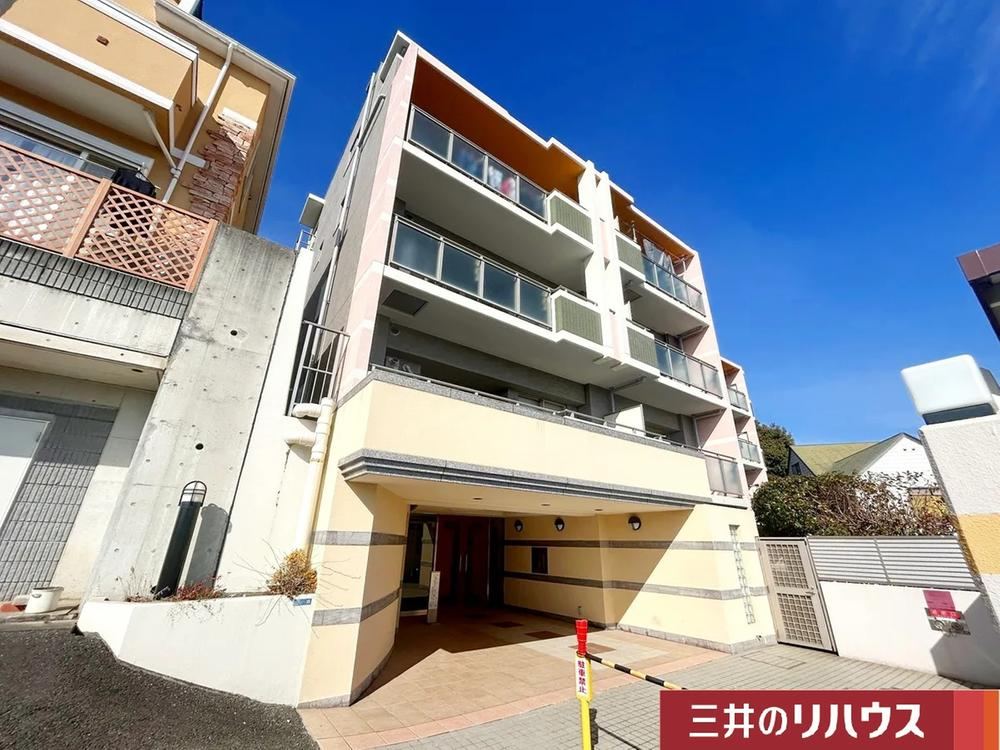 Charming 3LDK Apartment in Yurigaya - Photo 1