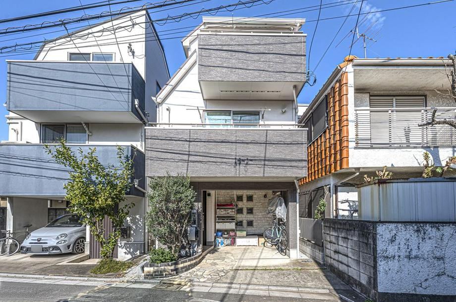 Elegant 1LDK+S House in Tomigaya - Photo 1