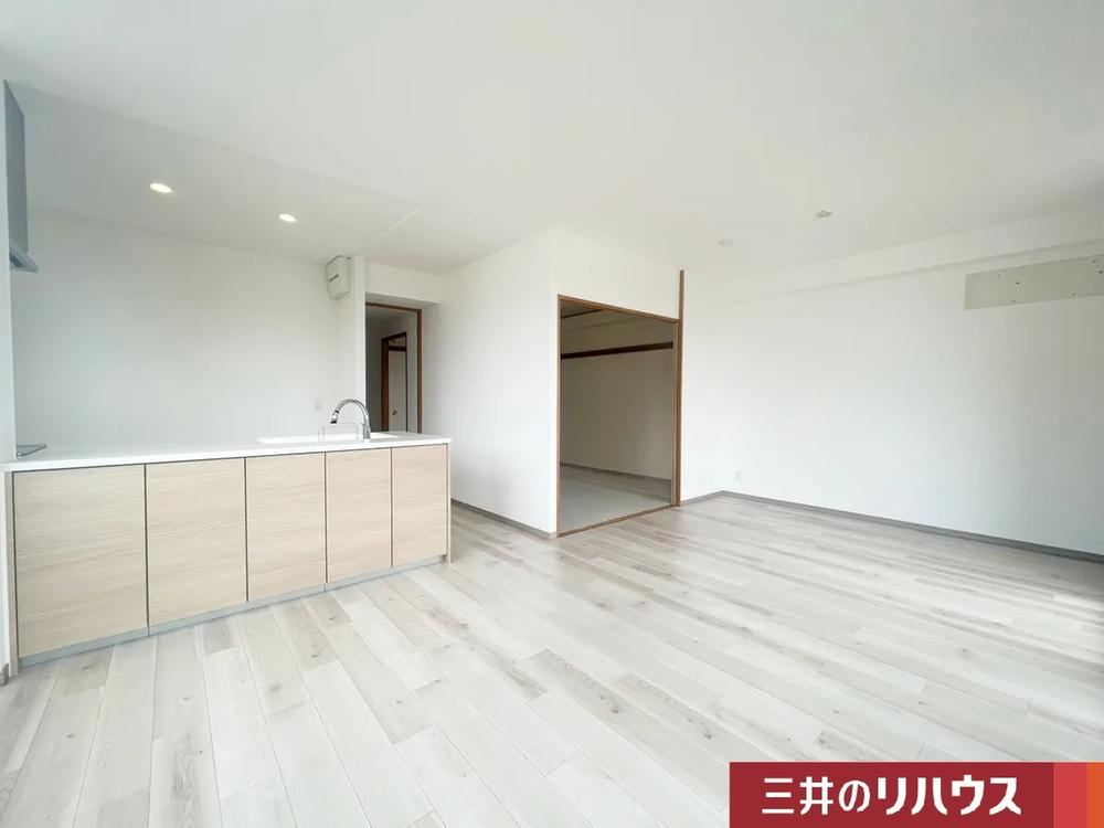 4LDK apartment in Suma Ward, Kobe, Hyogo - Photo 1