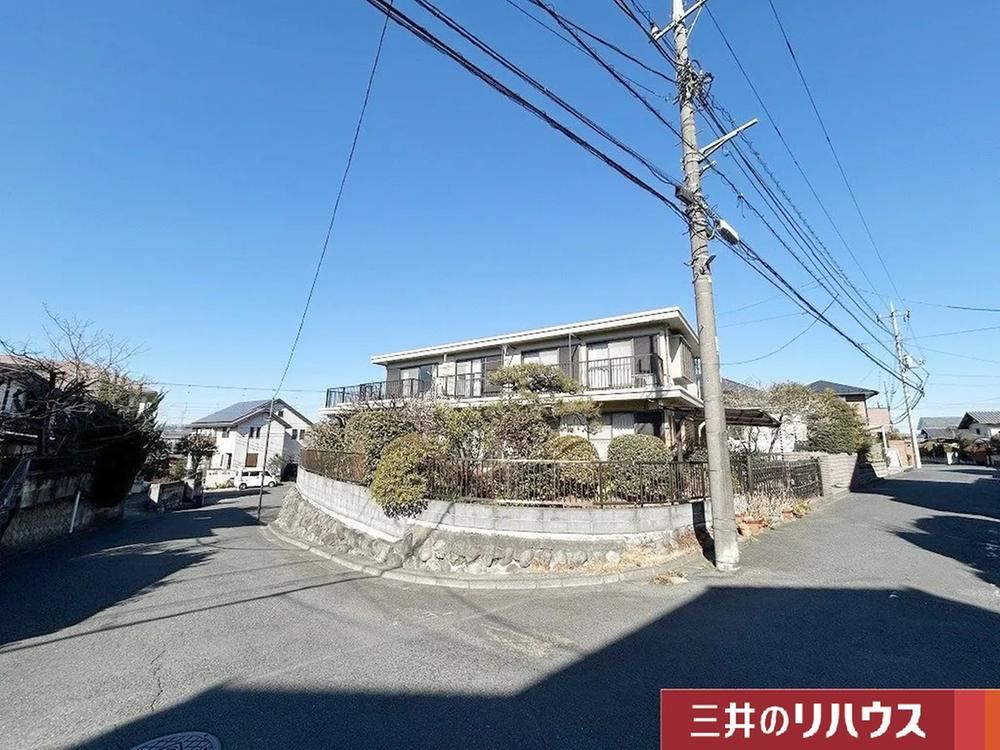 Spacious 8LDK Home in Sakuragaoka - Photo 1