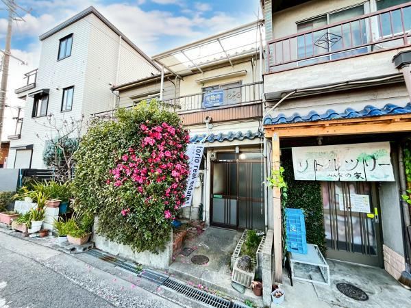 Bright 4K House with Dual Road Access in Hikino - Photo 1