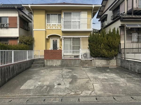 Spacious 4LDK Home Near Port School in Takahama - Photo 1