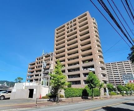 4LDK apartment in Nakagawa, Fukuoka - Photo 1