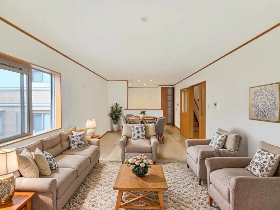 Fully Renovated 4LDK House in Oguradai, Kobe - Photo 1