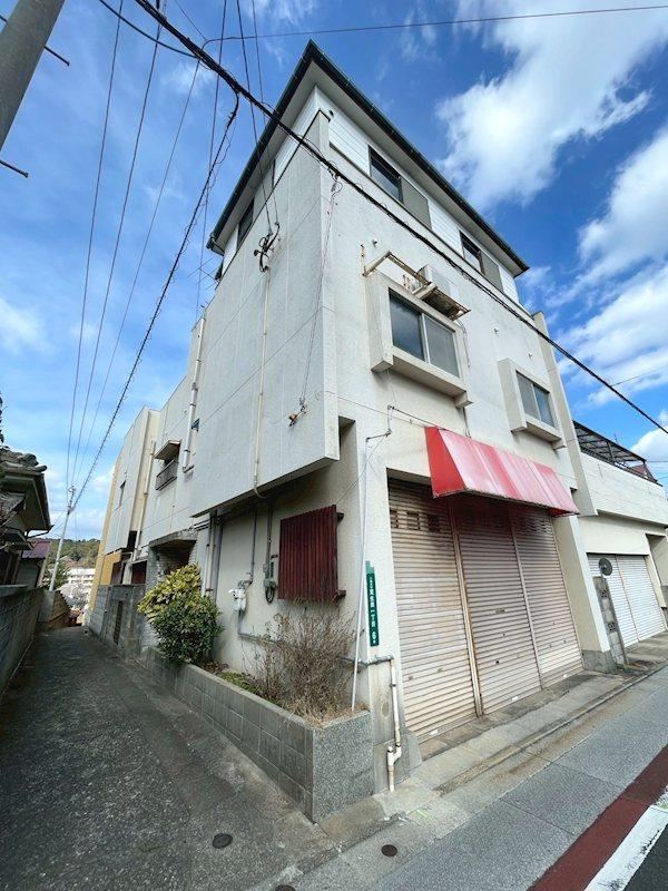 5LDK House with Rooftop Balcony - Photo 1