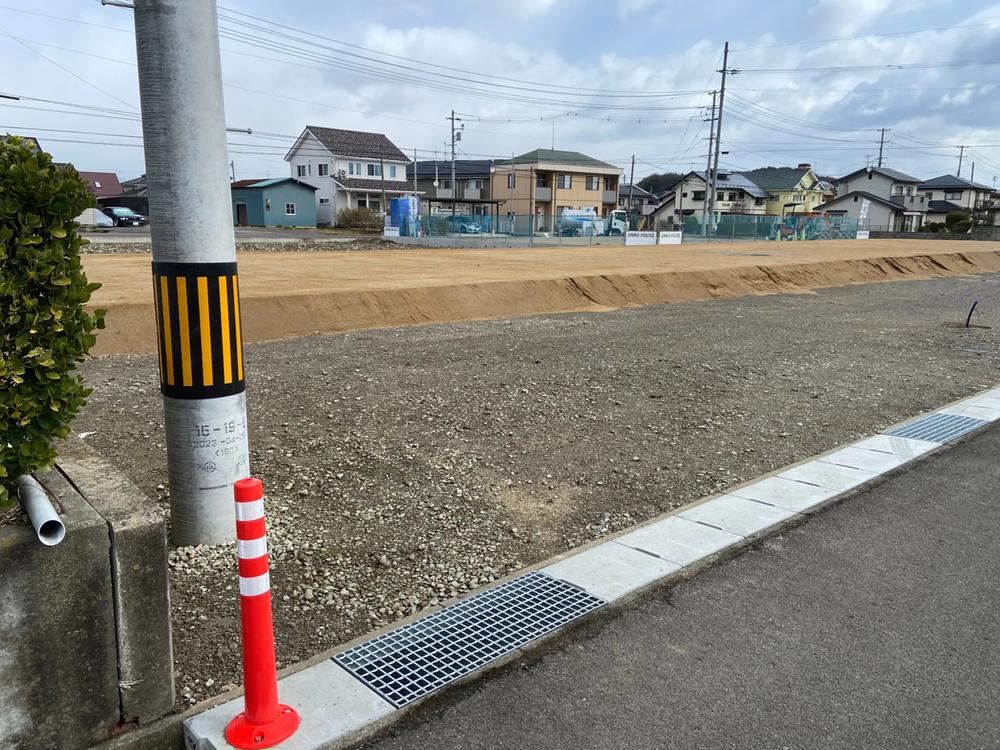 Spacious Land with Parking for 4 Cars Near Segami Station - Photo 1