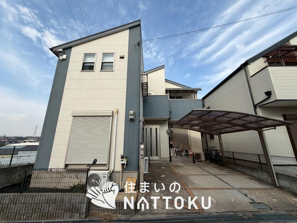 Sunny 4LDK Detached House in Hirakata - Photo 1