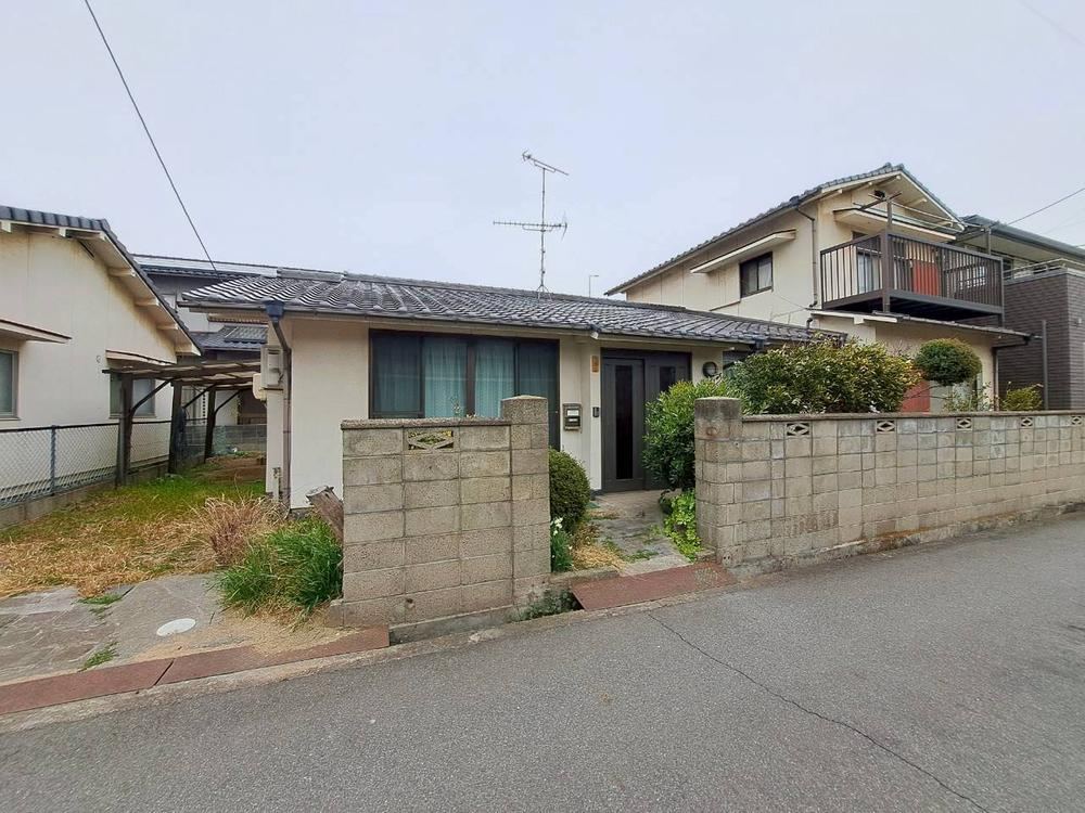 Spacious 5LDK Home in Tamashima Kaminaru - Photo 1