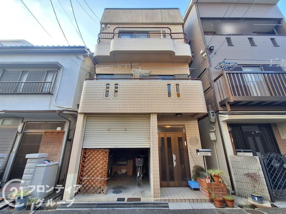 Spacious 5DK House with Garage in Neyagawa - Photo 1