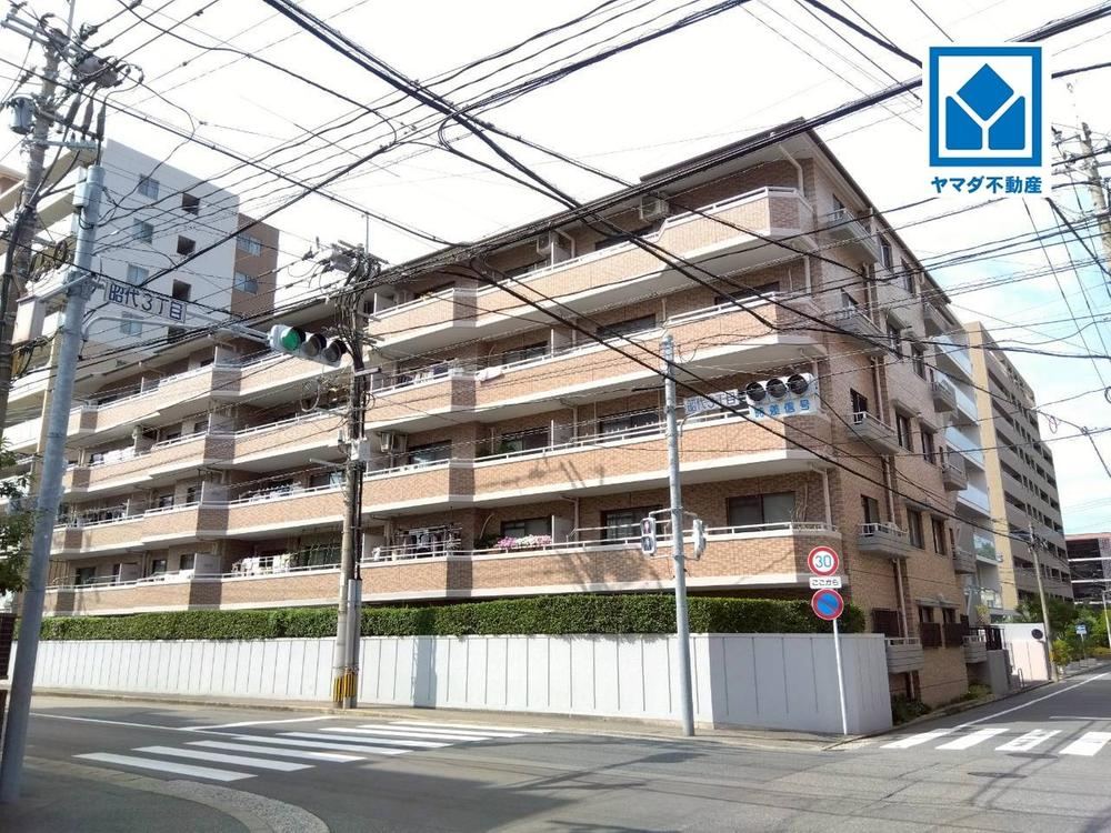 4LDK apartment in Sawara Ward, Fukuoka - Photo 1