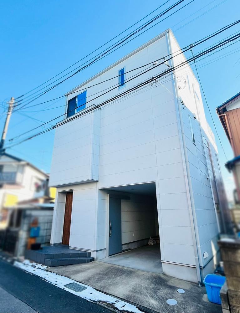 Custom-Built 3LDK Home in Matsudo - Photo 1
