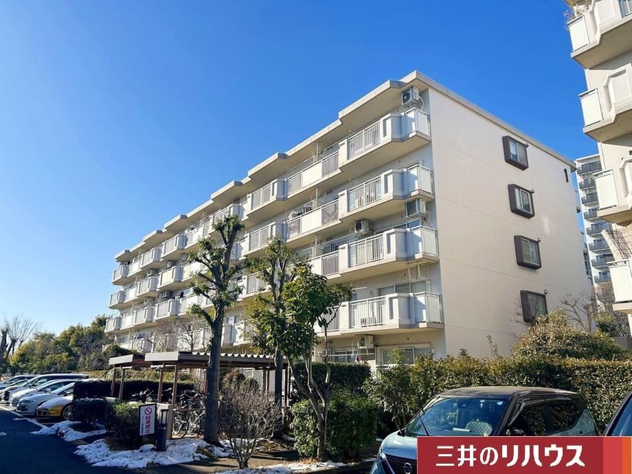 Spacious 3LDK Apartment in Namiki, Close to Kōkū Kōen Station - Photo 1