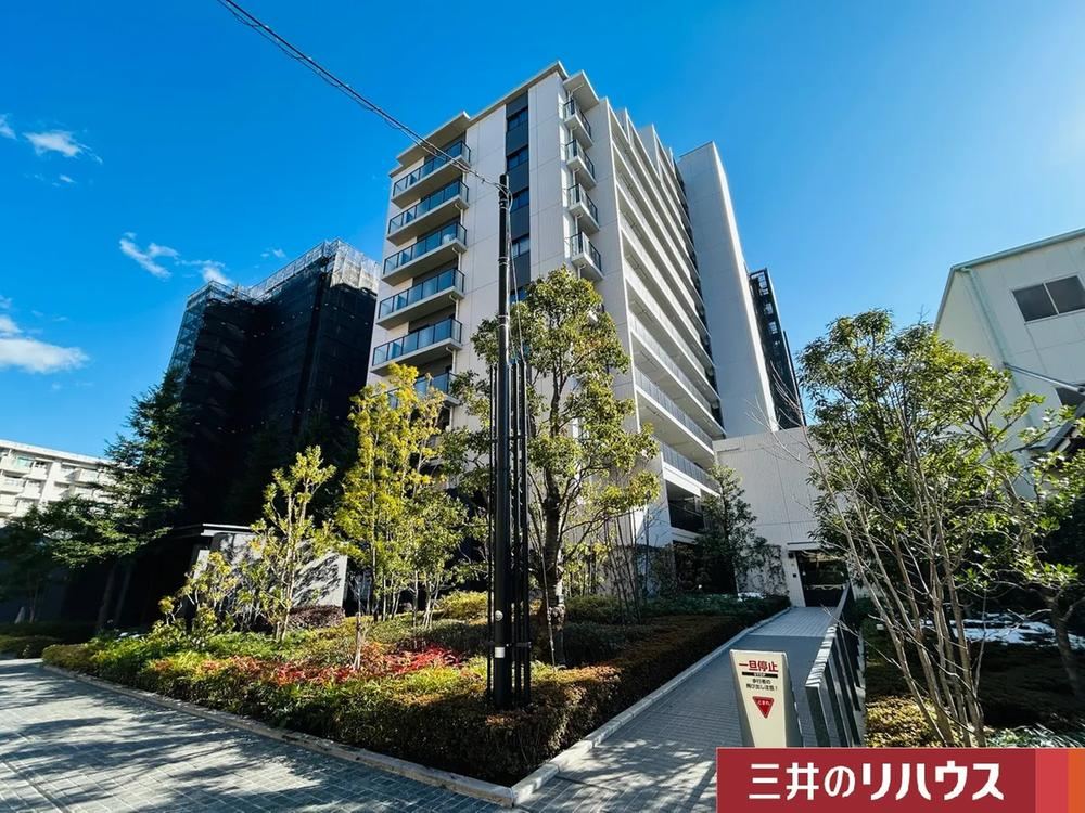 3LDK apartment in Koto Ward, Tokyo - Photo 1
