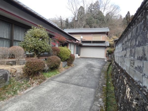 Large 9DK House with Expansive Land in Nagato - Photo 1