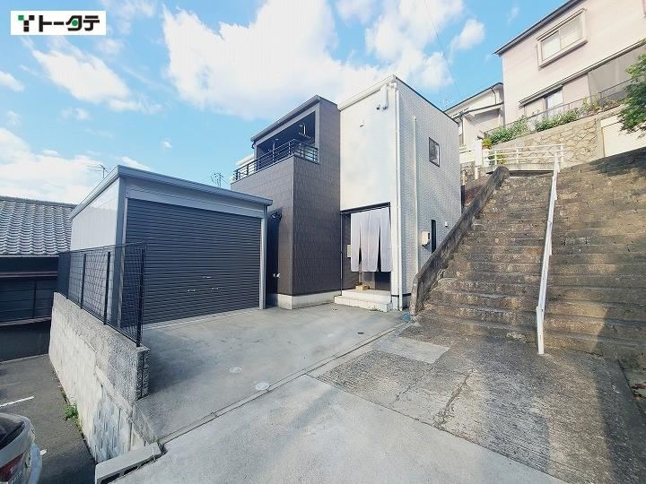 5LDK house in Kure, Hiroshima - Photo 1