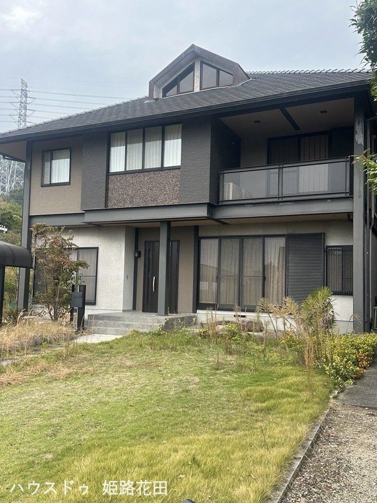 Spacious 7LDK Steel-Frame House in Himeji - Photo 1