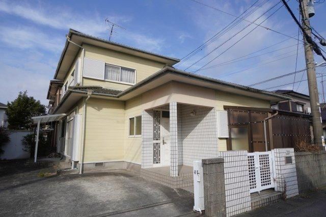Renovated 4LDK House with New Bathrooms in Higashiyoga-machi - Photo 1