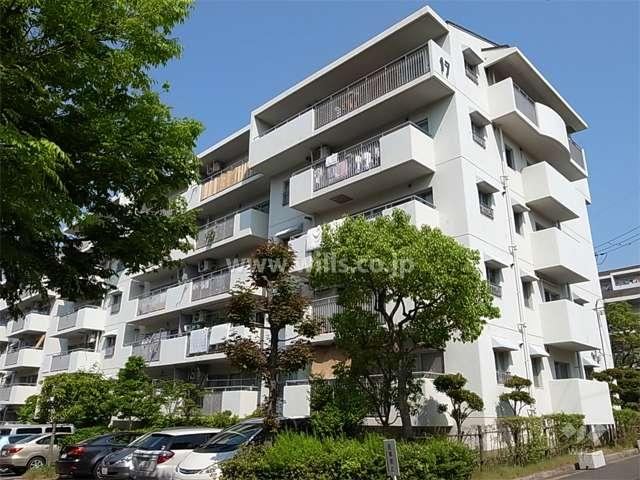 3LDK apartment in Toyonaka, Osaka - Photo 1