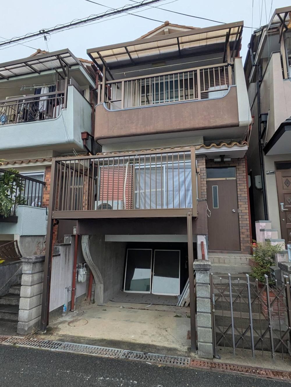 Functional 2LDK House in Higashi-Nanba - Photo 1