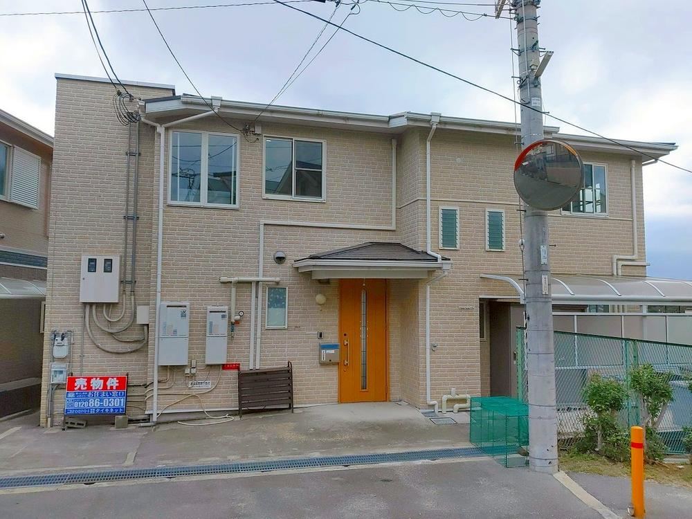 Versatile 9LDK House in Katano - Photo 1