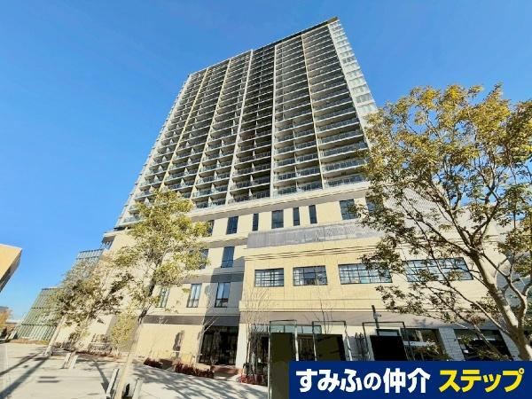 Wide 3LDK Apartment with Great Views Near Hazawa Station - Photo 1
