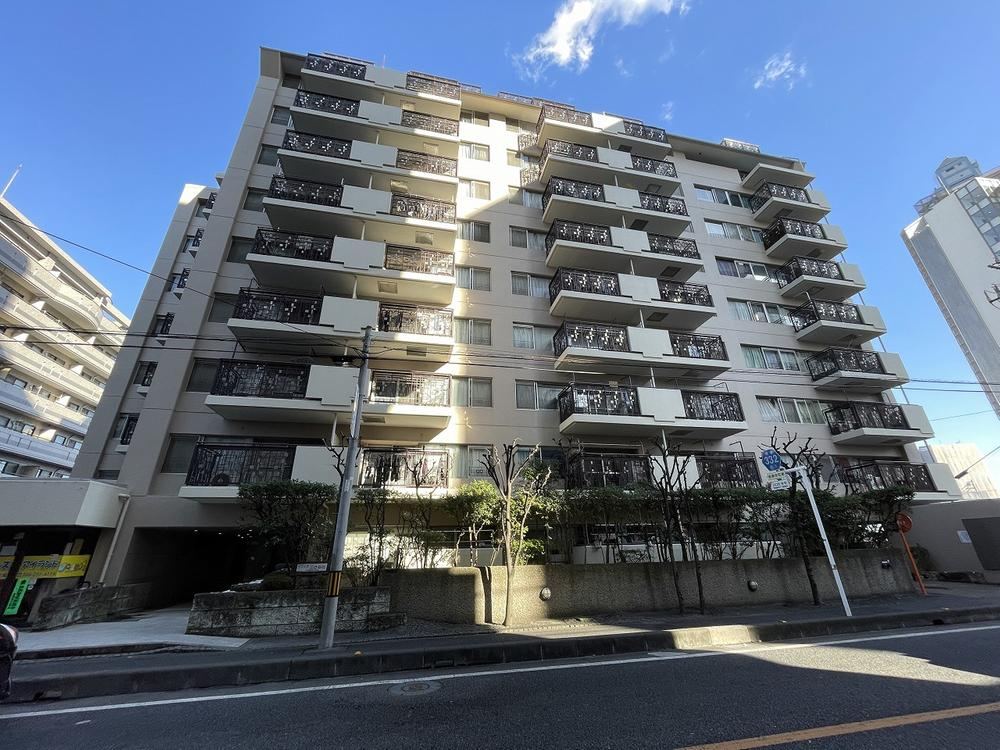 Upcoming Renovated 3LDK Apartment - Photo 1