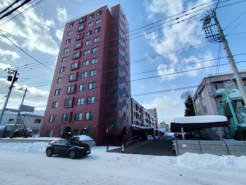 4LDK apartment in Chuo Ward, Sapporo, Hokkaido - Photo 1