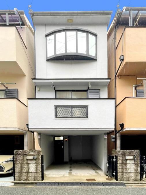 Fully Renovated 2LDK House in Higashi-Osaka - Photo 1