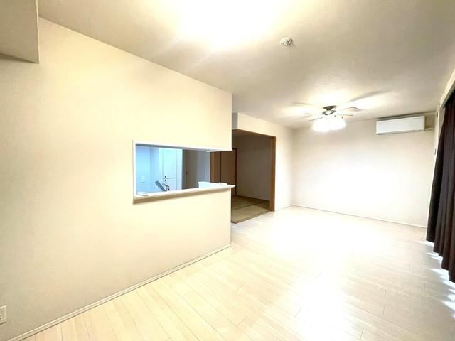 Charming 3LDK Apartment with Private Garden in Warabi - Photo 1