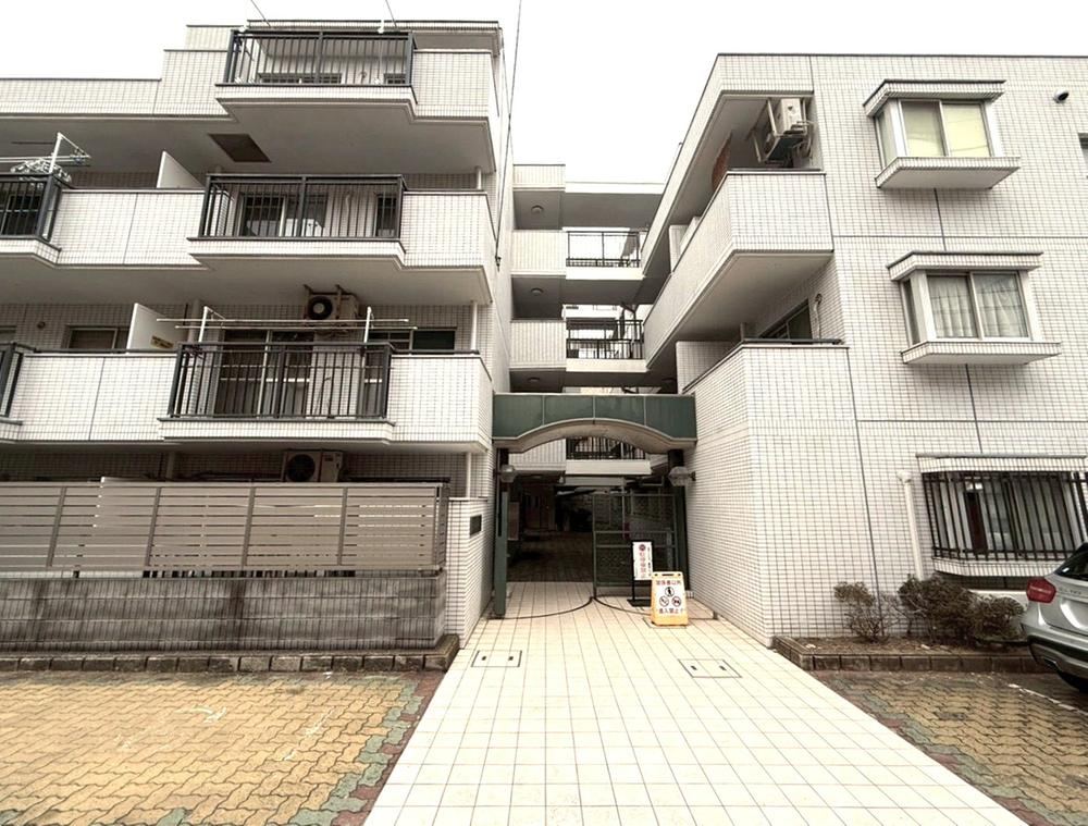 Viewing Event Available Soon, Immediate Viewing Possible - Photo 1