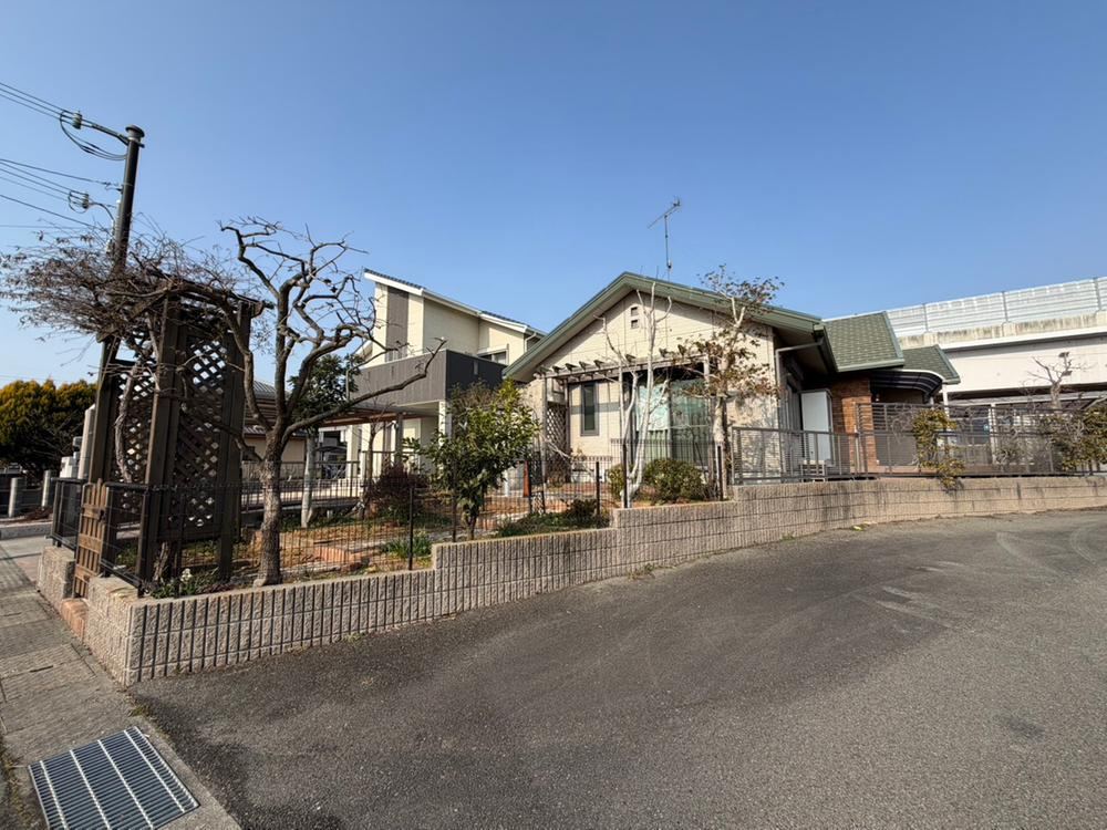 Charming 2LDK Bungalow with Large Garden in Kakogawa - Photo 1