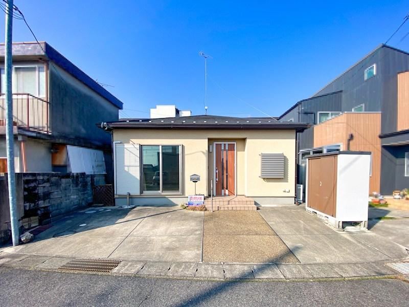Charming 2LDK Detached House in Otsu - Photo 1