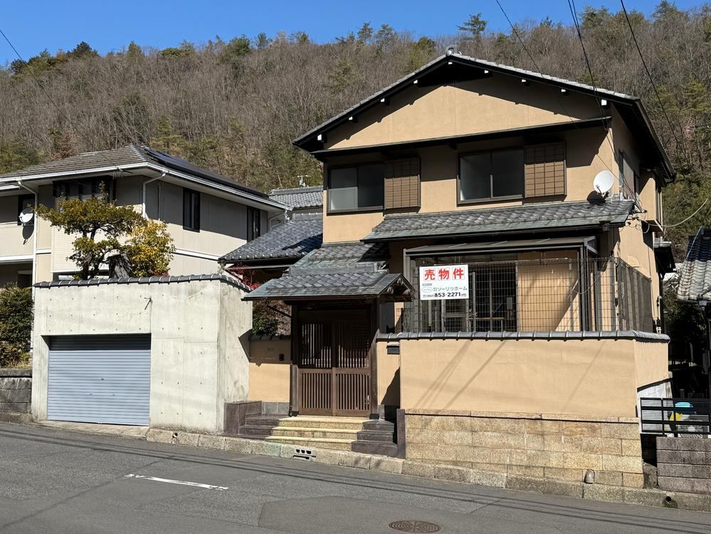 5LDK Renovated House with Electric Garage in Okuzadai, Gifu - Photo 1