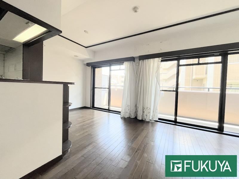 2LDK+S apartment in Toyonaka, Osaka - Photo 1