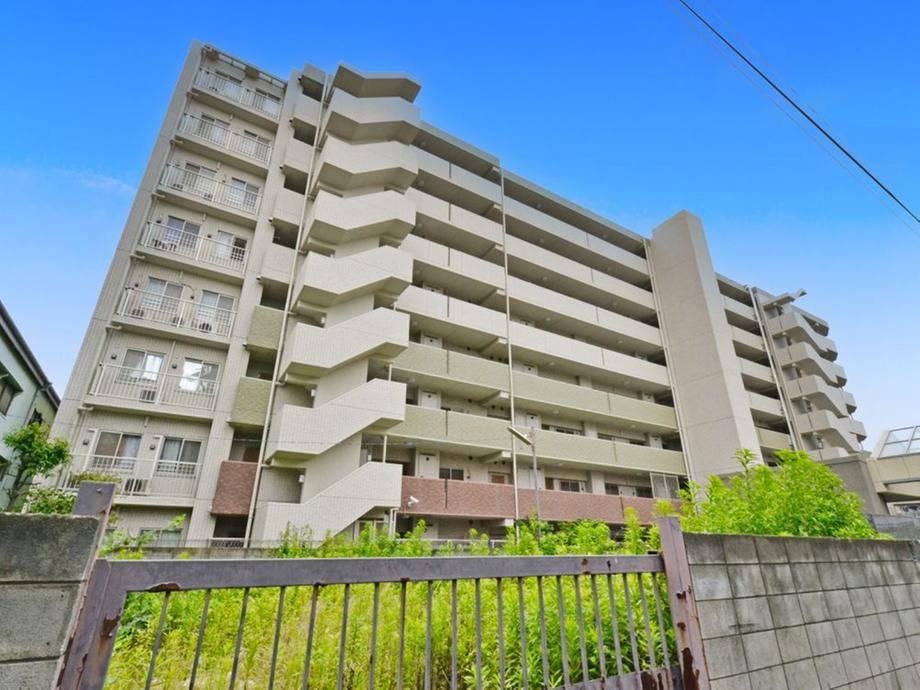 Spacious 3LDK Apartment in Aoki, Kawaguchi - Photo 1